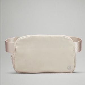NWOT Lululemon belt bag
